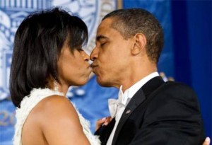 RAT SPOLOVA NA VRHU AMERIKE: Michelle je transeksualac, a Obama homoseksualac?!