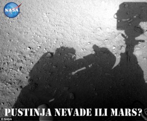 CURIOSITY JE NA ZEMLJI: NASA objavila fotografiju sa Marsa na kojoj se vidi sjenka ljudske figure snimljene kako namješta robota!