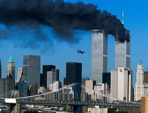Zapanjujući video otkriva da je napad na WTC Tornjeve Blizance u New Yorku lažiran