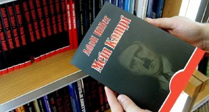 U jeku imigrantskih silovanja u Njemačkoj Hitlerov Mein Kampf rasprodan za sedam dana