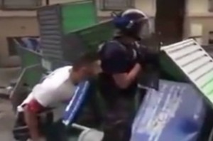 POČELO JE! PARIZ GORI! U tijeku ulične borbe policije i građana protiv migranata! (VIDEO)
