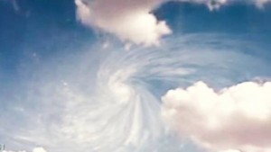 OPET SE IGRAJU BOGA: Na nebu iznad CERN-a se dešavalo nešto jako čudno. Ovo morate vidjeti! (VIDEO)