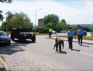AMERIČKA OKUPACIJA ČEŠKE: Tko je češki heroj koji je golom stražnjicom zaustavio američki konvoj? (VIDEO)