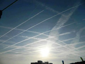 VIDEO: Chemtrails Timelapse – dva videomaterijala koji su najupečatljiviji dokaz da nas špricaju otrovima