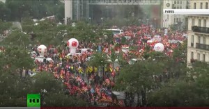 NOGOMET IH NE SMIRUJE: REVOLUCIJA U PARIZU, POČELA MASOVNA UHIĆENJA, NAJMANJE 40 OZLIJEĐENIH I 58 UHIĆENIH U DEMONSTRACIJAMA