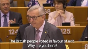 JUNKER BRITANSKE ZASTUPNIKE U PARLAMENTU PITAO ZAŠTO SU DOŠLI – Svi su se zatim dobro nasmijali kao da je netko ispričao vic (VIDEO)