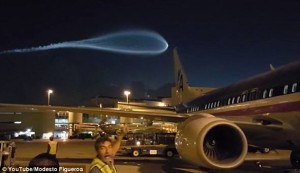 Spektakularni NLO iznad aerodroma u Miamiju (VIDEO)