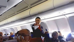 ISTINA JE RAZOTKRIVENA! Stjuardesa priznala da se putnici u zrakoplovu rutinski špricaju pesticidima i otrovima (VIDEO)