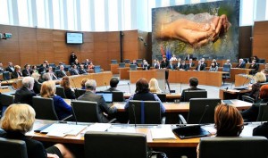 TEŽAK UDARAC ZA KORPORACIJE: Slovenci dobili ustavno pravo na pitku vodu, voda proglašena neprofitnim resursom