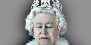 KRALJICA NIJE PREMINULA? Buckinghamska palača povukla objavljenu osmrtnicu kraljice Elizabete