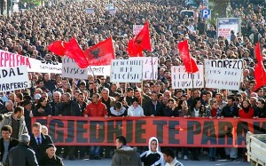KREĆE PREUZIMANJE MAKEDONIJE? Albanci traže promjenu zastave i integrirano upravljanje granicom s Kosovom i Albanijom