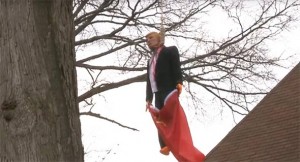BOLEST SE ŠIRI: ‘Obješeni Trump’ sa zastavom SSSR-a (VIDEO)