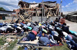 Balkanski lonac prokuhao! Srbi srušili džamiju u Zemun Polju