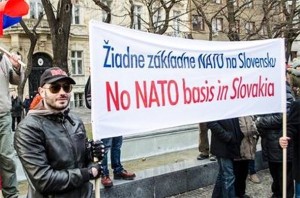 SLOVAČKA ČVRSTO ODLUČILA – ISTUPA IZ NATO SAVEZA: Prikupljena već polovica potpisa za referendum