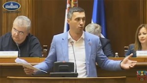 ‘VI STE JEDNA TOTALITARNA SEKTA’ – srpski zastupnik u 10 minuta raskrinkao gay lobi i podigao milijune na noge! (VIDEO)