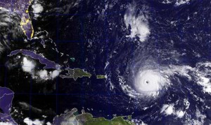 APOKALIPTIČNE SCENE U AMERICI: Uragan Irma uništava sve pred sobom – ‘Bože, kakva buka’ (VIDEO)