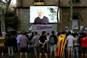 ASSANGE: Počeo je prvi internetski rat – vodi se između Katalonije i Španjolske