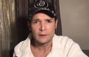 POGLEDAJTE VIDEO KOJI TRESE AMERIKU: Corey Feldman u videu izjavio da ga je netko pokušao ubiti jer je planirao razotkriti sve najjače svjetske elitne pedofile