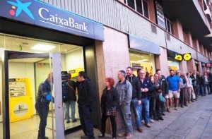 ‘BANK RUN’ U KATALONIJI: Separatisti danas organiziraju ‘napad na banke’ i masovno povlačenje depozita iz banaka
