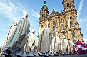 VJERNIKA SVE MANJE, A CRKVA IMA SVE VIŠE NOVCA: Kako posluje Katolička crkva u Njemačkoj, a evo i odakle im toliki novac