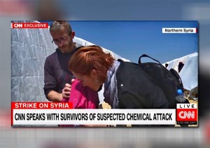 CNN-OVA REPORTERKA POMIRIŠALA RUKSAK SA ‘KEMIJSKIM OTROVOM’ KAO DOKAZ DA JE ASSAD ODGOVORAN ZA NAPAD KEMIJSKIM ORUŽJEM