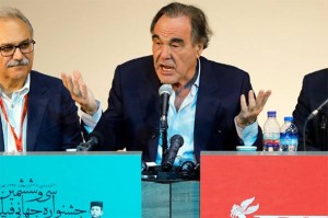 OLIVER STONE: Sjedinjene Države su globalni odmetnik koji je stvorio kaos na Bliskom istoku