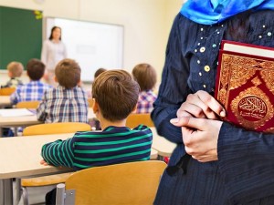 AUSTRIJA: KATOLIČKA DJECA PRISILJENA NA UČENJE ISLAMSKIH PJESAMA, I BITI ĆE KAŽNJENA AKO TO ODBIJU