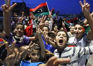 U LIBIJI SE VRIJEME ZAUSTAVILO: Tisuće građana slavilo Gadafija na ulicama gradova – mediji šute!