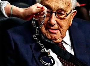 ‘Truni u paklu!’: Henry Kissinger napadnut na sveučilištu u New Yorku (VIDEO)