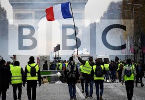 IZMISLI PRIČU, PA ONDA TRAŽI DOKAZE: Britanski BBC traži ‘dokaze’ o povezanosti Rusije sa prosvjedima ‘žutih prsluka’ u Francuskoj