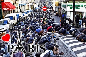 Muslimani mole u javnosti diljem Europe, čak i u Hrvatskoj, ali ne i u Parizu. Zabranjeno im je!