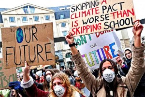 U RUKAMA GLOBALISTA: Svjetski školarci opet prosvjeduju protiv upitnog ‘globalnog zagrijavnja’, očekuje ih se više od milijun